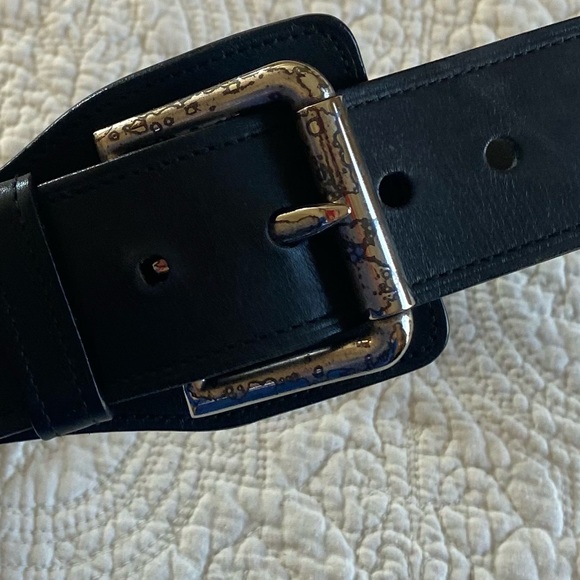 Yves Saint Laurent black leather buckle belt - Picture 3 of 7
